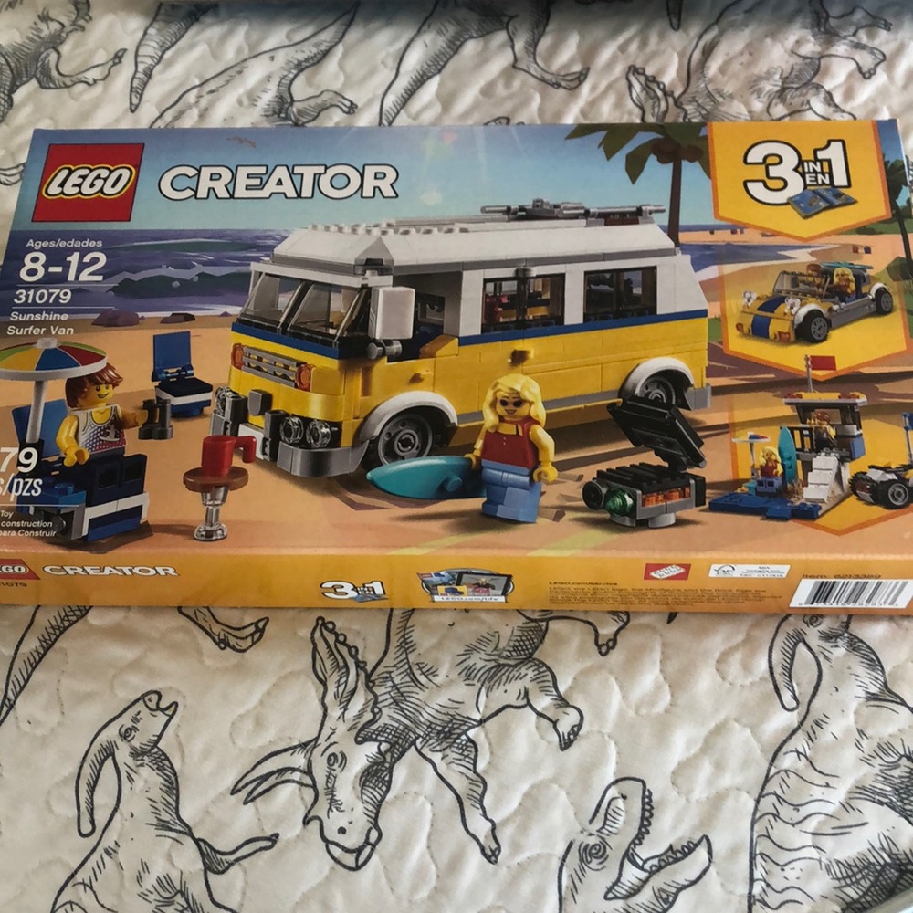 NEW LEGO Creator ‘Sunshine Surfer Van’ set